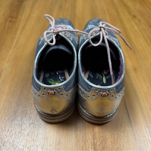 Ted Baker London Silver Metallic Brogue Oxford Shoes Women Size US8/EUR39 - Picture 4 of 13